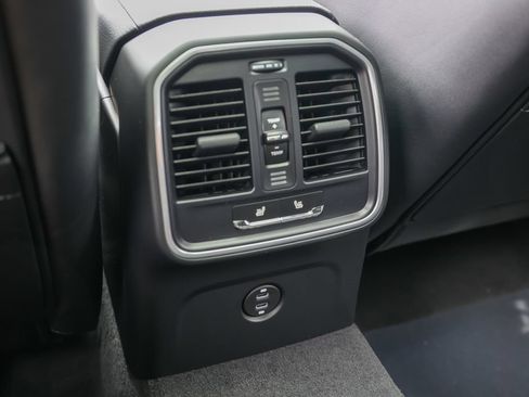 New 2026 Porsche Macan AWD/4WD image 46