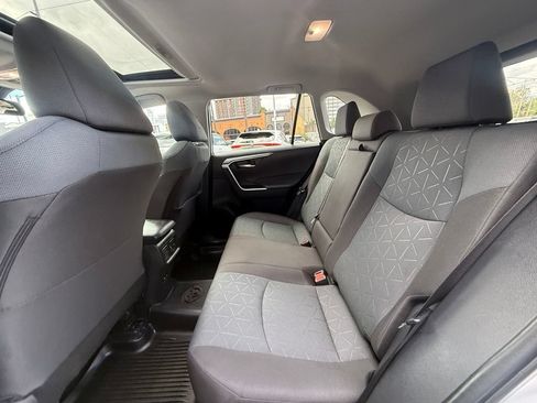 Used 2025 Toyota RAV4 XLE w/ Convenience Package AWD/4WD image 17