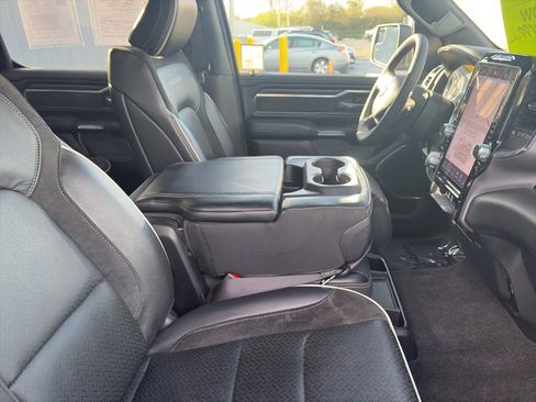Used 2025 RAM 1500 Laramie image 28