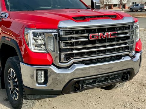 Used 2021 GMC Sierra 3500 SLT w/ SLT Convenience Package image 9