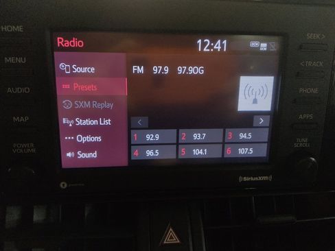 Used 2021 Toyota RAV4 LE FWD image 25