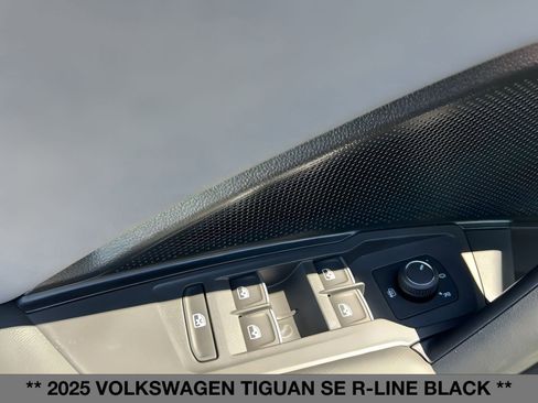 New 2025 Volkswagen Tiguan SE R-Line image 19