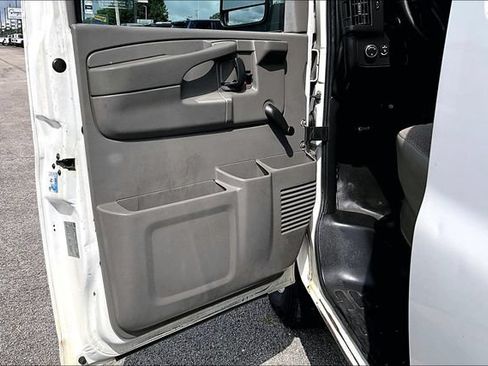 Used 2012 GMC Savana 2500 RWD image 14