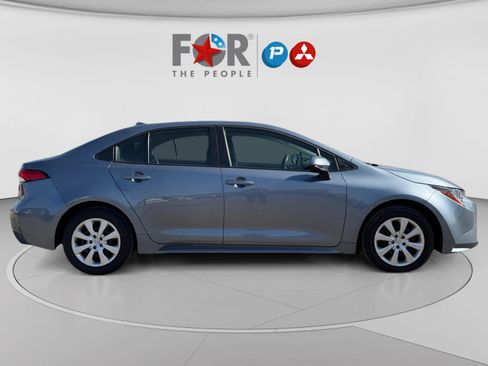 Used 2022 Toyota Corolla LE FWD image 6