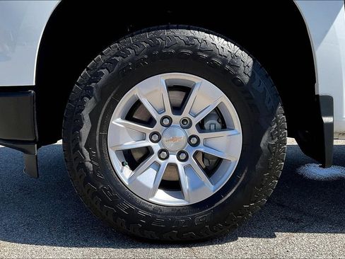 Used 2025 Chevrolet Silverado 1500 W/T w/ WT Value Package AWD/4WD image 25