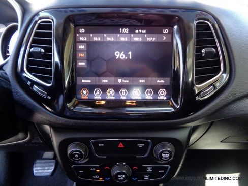 Used 2020 Jeep Compass Limited image 13