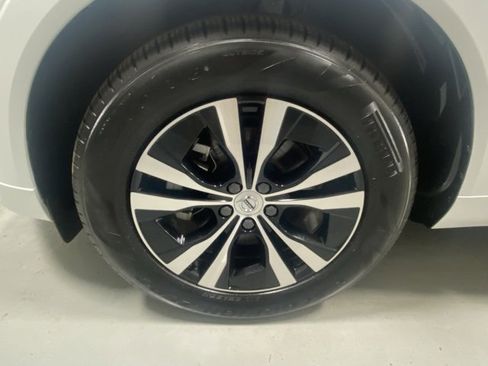 Certified 2025 Volvo XC60 B5 Core image 5