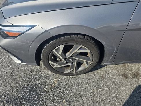 Used 2025 Hyundai Elantra SEL FWD image 2