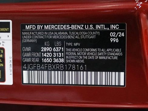 Used 2024 Mercedes-Benz GLE 350 4MATIC w/ AMG Line Exterior image 32