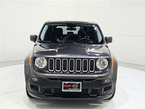 Used 2017 Jeep Renegade Sport w/ Power & Air Group FWD image 2