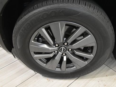 Used 2022 Nissan Pathfinder SV image 10