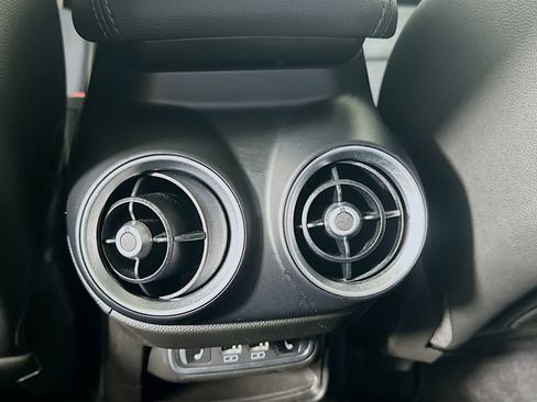 Used 2022 Alfa Romeo Stelvio Ti image 29