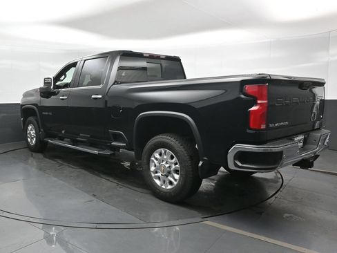 Used 2024 Chevrolet Silverado 2500 LTZ w/ LTZ Convenience Package AWD/4WD image 9