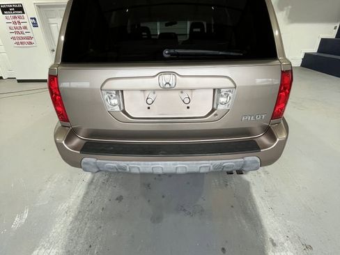 Used 2014 Chevrolet Traverse LT image 3