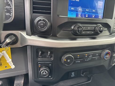 Certified 2022 Ford F150 XLT w/ Trailer Tow Package image 40