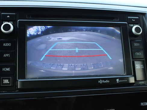 Used 2016 Toyota Sequoia Platinum image 37