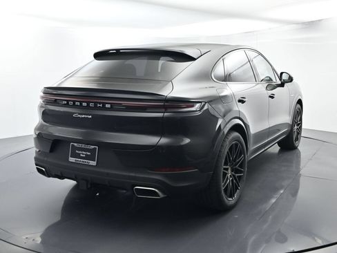 Certified 2026 Porsche Cayenne E-Hybrid Coupe AWD/4WD image 14