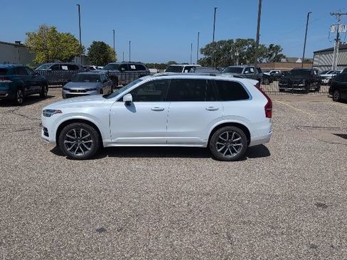 Used 2019 Volvo XC90 T6 Momentum w/ Advanced Package AWD/4WD image 2