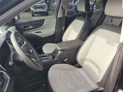Used 2018 Chevrolet Equinox LS FWD image 18