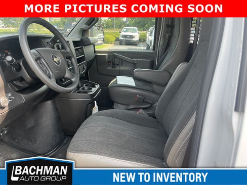 Used 2024 Chevrolet Express 2500 w/ Driver Convenience Package RWD image 7