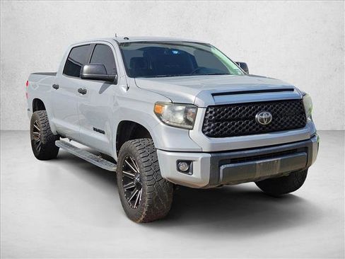 Used 2018 Toyota Tundra SR5 w/ SR5 Upgrade Package image 3