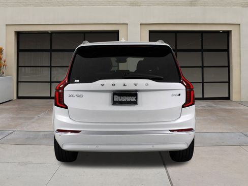 Certified 2025 Volvo XC90 B6 Plus w/ Protection Package Premier image 5