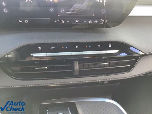 Used 2025 Buick Enclave Sport Touring image 29