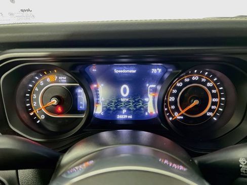 Used 2024 Jeep Wrangler Unlimited Sahara w/ Technology Group AWD/4WD image 14