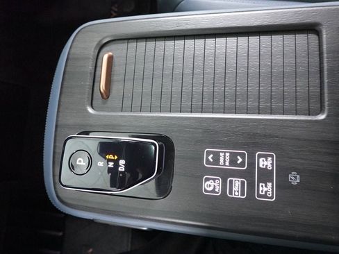 Used 2024 Nissan Ariya AWD image 21