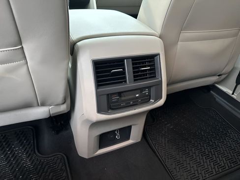 Used 2019 Volkswagen Atlas SE image 21