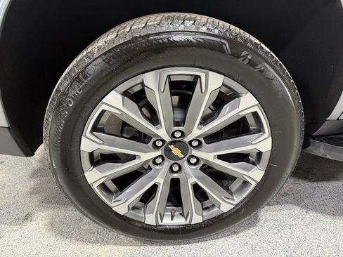 Certified 2025 Chevrolet Tahoe High Country w/ Sun And Tow Package image 25