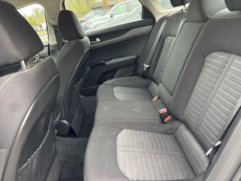 Used 2025 Kia K5 LXS image 11