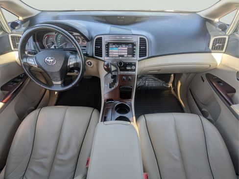 Used 2010 Toyota Venza FWD image 11