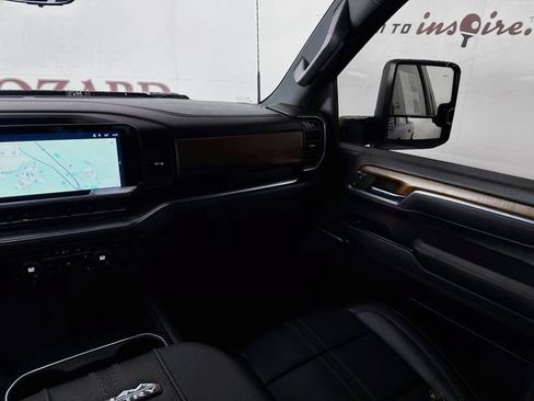 Used 2024 Chevrolet Silverado 2500 High Country w/ High Country Premium Package AWD/4WD image 29
