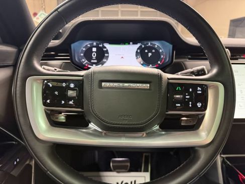 Used 2025 Land Rover Range Rover SE AWD/4WD image 18