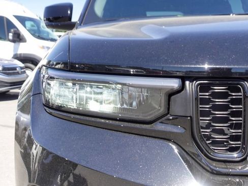 Used 2023 Jeep Grand Cherokee Limited w/ Luxury Tech Group II AWD/4WD image 3