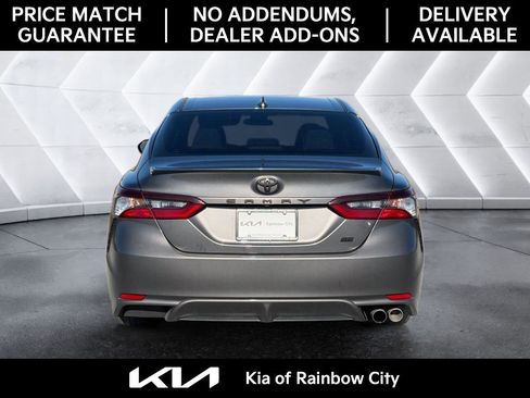 Used 2024 Toyota Camry SE image 6