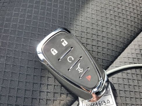 Used 2023 Chevrolet TrailBlazer RS w/ Sun and Liftgate Package FWD image 28