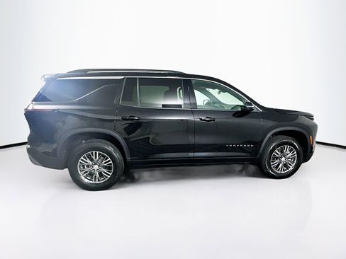 Used 2025 Chevrolet Traverse LT image 10