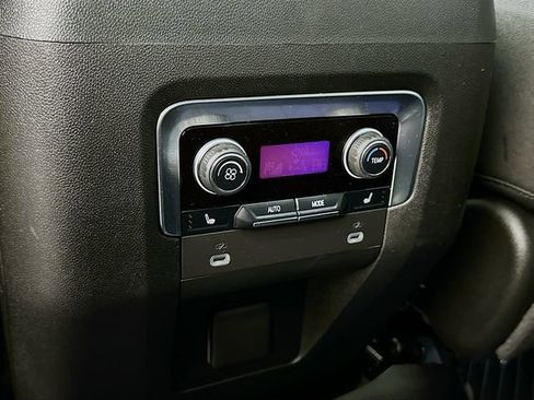 Certified 2024 Chevrolet Suburban Z71 w/ Z71 Off-Road Package AWD/4WD image 33