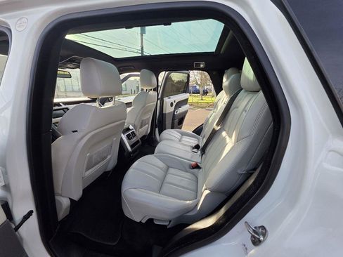 Used 2016 Land Rover Range Rover Sport SE image 20