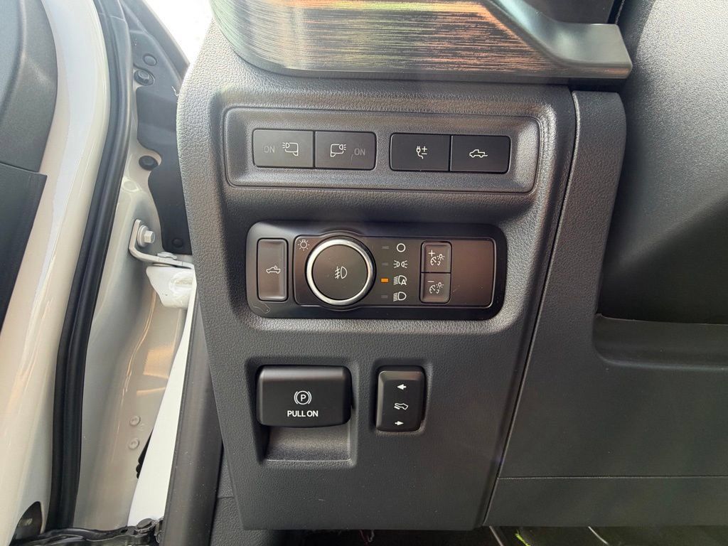 Used 2023 Ford F150 Lariat w/ Equipment Group 502A High AWD/4WD image 3