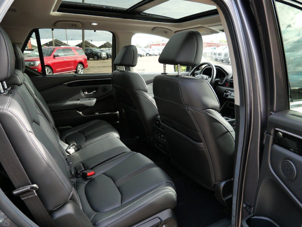 Used 2024 Honda Pilot Touring image 13