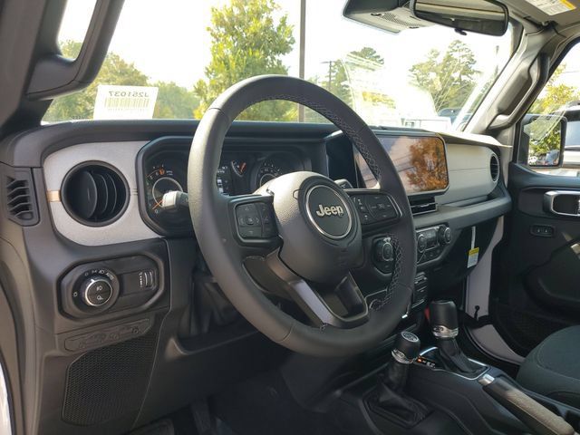 New 2025 Jeep Gladiator Sport AWD/4WD image 19