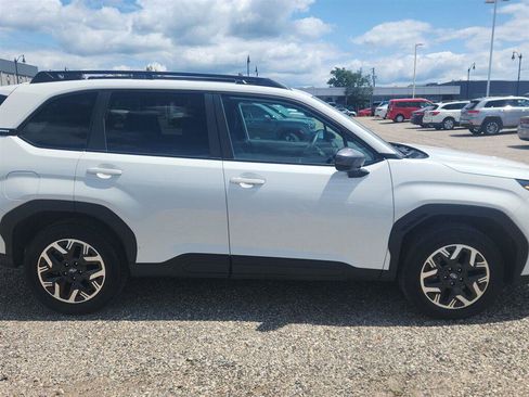 Used 2026 Subaru Forester Premium AWD/4WD image 2