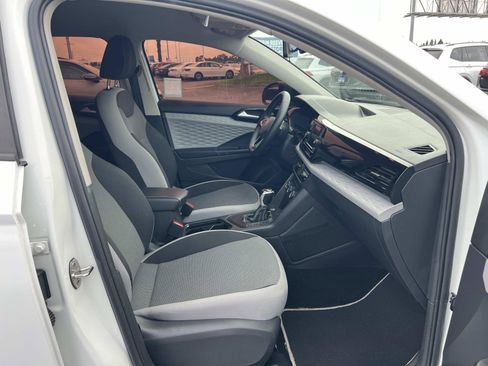 Certified 2022 Volkswagen Taos S image 27