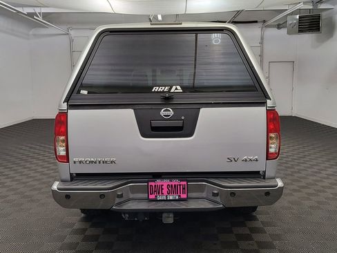 Used 2015 Nissan Frontier SV w/ SV Value Truck Package AWD/4WD image 10