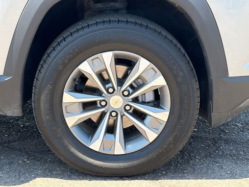 Used 2025 Chevrolet Equinox LT w/ Convenience Package II FWD image 6
