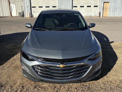 Used 2024 Chevrolet Malibu LT image 2