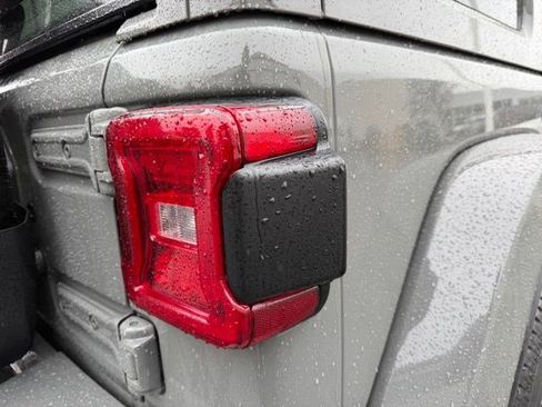 Used 2022 Jeep Wrangler Unlimited Sahara image 6